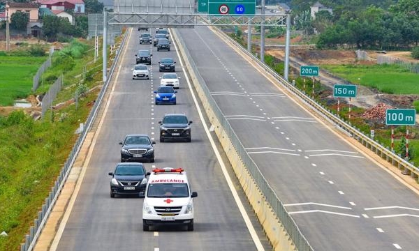 Bộ GTVT ban hành quy chuẩn mới: Đường cao tốc phải có tối thiểu 4 làn xe, tốc độ tối đa 120km/h