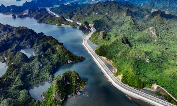 Tuyến đường bao biển hơn 2.000 tỷ đồng bên bờ di sản nối hai TP lớn, có đường hầm xuyên núi khó thi công bậc nhất Việt Nam
