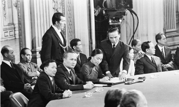 Người phụ nữ Việt Nam duy nhất đặt bút ký Hiệp định Paris, từng giữ tới chức Phó Chủ tịch nước và là cháu ngoại của cụ Phan Châu Trinh