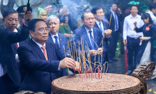 Thủ tướng dự lễ dâng hương giỗ Tổ Hùng Vương