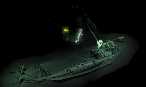 Điều động công nghệ cao thâm nhập xuống đáy biển, tìm thấy xác tàu cổ nhất thế giới ở độ sâu hơn 2.000m, hình dáng con tàu khiến các nhà khoa học ngỡ ngàng