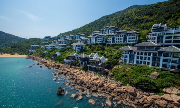 Khu nghỉ dưỡng 5 sao nằm trên bán đảo được Bill Gates chọn khi bí mật tới Việt Nam, 4 lần liên tiếp được vinh danh là ‘Khu nghỉ dưỡng sang trọng bậc nhất thế giới’