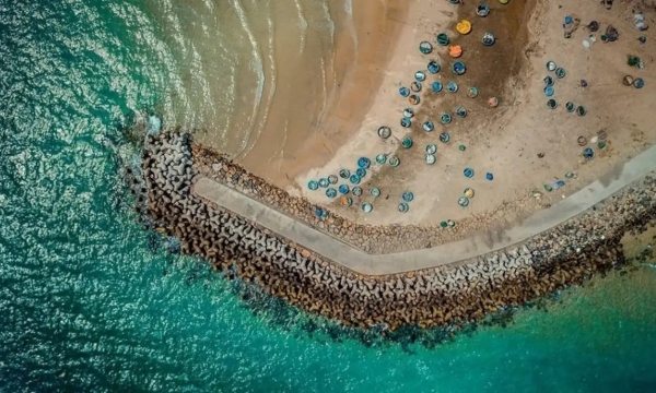 Kỳ nhật thực phát lộ, biến làng chài nhỏ hoang vu của Việt Nam thành 'thiên đường nghỉ dưỡng', được báo quốc tế ca ngợi trong Top 10 bãi biển du lịch tốt nhất thế giới