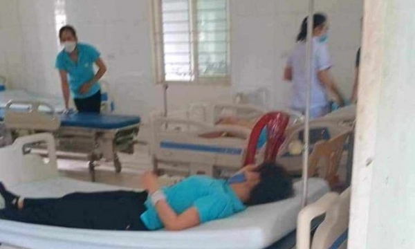 Hàng chục công nhân ở Nghệ An nhập viện sau bữa cơm trưa