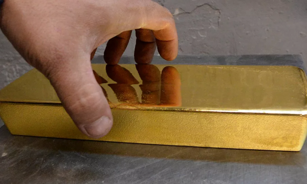 Phát hiện 25,5kg vàng trị giá 17 tỷ đồng rơi ra từ vali ở sân bay, chủ nhân số vàng là 1 ẩn số