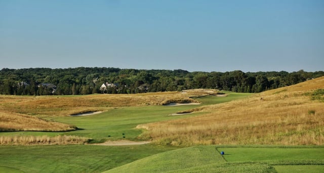 Khóm lau bên trong sân Shinnecock Hills Golf Club