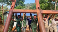 Huyện nghèo ở Nghệ An có tới 19 xã đặc biệt khó khăn đang hết sức để làm được việc lớn này