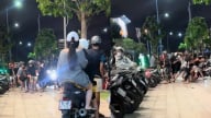 Thanh niên bị nhóm người vây đánh bằng nón bảo hiểm, tay trong khu đô thị Sala