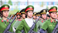 Mồ hôi ướt đẫm áo, hàng nghìn chiến sĩ vẫn kiên cường tập luyện cho nhiệm vụ A80