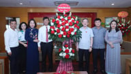 Chủ tịch Hội Nông dân Việt Nam Lương Quốc Đoàn chúc mừng Báo Nông thôn Ngày nay/Dân Việt nhân ngày 21/6 