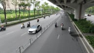 Hà Nội lắp dải phân cách cứng đường Võ Chí Công, Phạm Văn Đồng: Có giảm rủi ro va chạm giữa ô tô và xe máy?