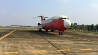 Bộ Xây dựng đề xuất phương án xử lý 
Máy bay bị bỏ rơi tại sân bay Nội Bài