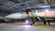 Điều gì xảy ra trên mặt đất trước khi tiêm kích Su30-MK2 gầm rú trên bầu trời?
