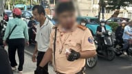 Một du khách nước ngoài tấn công CSGT ở Nha Trang khi đang làm nhiệm vụ