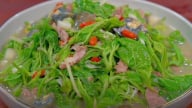 Đừng chỉ ăn quả, lá cây này quý như 'nhân sâm của người nghèo', ở quê mọc đầy không ai ngó