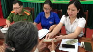Người dân xã đảo Minh Châu (Hà Nội) hân hoan đón quà Quốc khánh 2/9