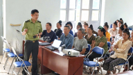 Nông thôn Tây Bắc: Ăn, ngủ cùng dân để giữ rừng