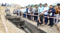 Vô tình đào trúng thuyền cổ khổng lồ ở Bắc Ninh, bảo tồn bằng cách nào?