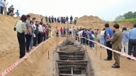 Một nông dân Bắc Ninh đào ao vô tình đụng trúng thuyền cổ, mời chuyên gia nước ngoài tới nghiên cứu