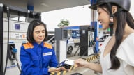 Giá xăng dầu hôm nay 6/6: Bất ngờ bật tăng trở lại