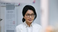 Cựu Đệ nhất phu nhân Hàn Quốc bị tước hết bằng cấp vì đạo văn?