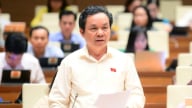 Đại biểu Hoàng Văn Cường cảnh báo một chính sách có thể bị nhà đầu tư đường sắt lợi dụng “xí đất” làm đô thị, dự án bất động sản