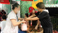 “Bữa Cơm Yêu Thương” số 104: Góp yêu thương, san sẻ nhọc nhằn