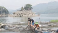 Giờ sáp nhập cận kề tỉnh Vĩnh Phúc, Phú Thọ, ở Hòa Bình “mặt nước chuyên dùng” tại Cao Phong, vùng lặng sóng hay điểm nóng quản lý?