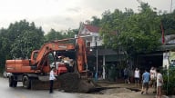 Phú Thọ: 'Hố tử thần' xuất hiện sát mép Quốc lộ 12B