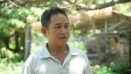 Theo chân trưởng thôn kiêm bí thư chi bộ xã vùng cao của tỉnh Khánh Hòa vận động người dân xóa nhà dột nát