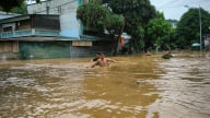 Lũ trên sông Mã tiếp tục dâng cao, Sơn La khẩn cấp lập Sở Chỉ huy tiền phương để ứng phó bão lũ, ngập úng