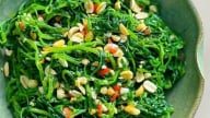 Gặp 4 loại rau 'vàng' này ngoài chợ nhớ mua ngay: Giải nhiệt mùa hè, tốt gấp vạn lần thịt