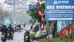 Chính phủ chỉ đạo trong tháng 4 xử lý dứt điểm bất cập đèn, biển báo giao thông