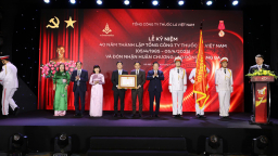 Vinataba đón nhận Huân chương Lao động hạng Ba
