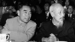 Giai thoại Chu Ân Lai gửi vịt quay Bắc Kinh tặng Hồ Chủ tịch giữa mùa hè