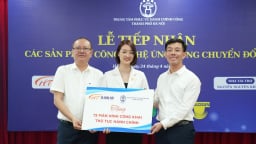 Trung tâm Phục vụ hành chính công Hà Nội tiếp nhận hàng loạt sản phẩm công nghệ ứng dụng chuyển đổi số