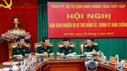 Hai Thiếu tướng Quân đội bàn giao chức trách, nhiệm vụ
