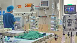 Căng thẳng 48 giờ lọc máu liên tục cứu bệnh nhi nguy kịch