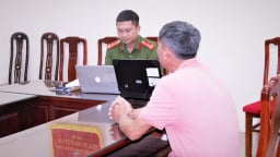Con trai dưới 16 tuổi đi xe máy đâm chết người, bố bị khởi tố