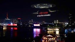 Màn trình diễn drone đang được mong chờ tối 1/5 tại TP.HCM bất ngờ bị hủy phút chót, vì sao?