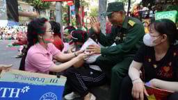 TH true MILK ‘đốn tim’ người dân xem đại lễ 30/4