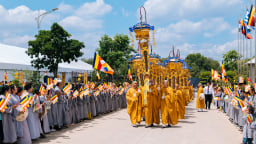 Việt Nam lần thứ tư đăng cai Đại lễ Vesak, người dân được chiêm bái hai bảo vật