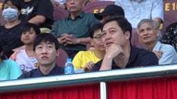 HLV Kim Sang-sik cử 'cánh tay phải” theo dõi 4 cầu thủ Việt kiều thi đấu