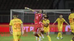 Chào sân V.League, cầu thủ Việt kiều Mỹ Mark Huynh 1m75 thể hiện ra sao?