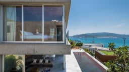 Stone House: Căn biệt thự biển Nha Trang đẹp ngoạn mục thu trọn tầm view