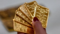 Giá vàng chiều nay 'tuột dốc không phanh', giảm 2 triệu đồng so với đầu giờ sáng