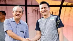 CLB HAGL “nói không” với HLV Kiatisak?