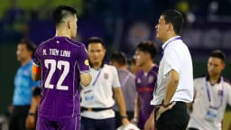 Tiến Linh “cãi lời” Nguyễn Anh Đức và chuyện 'ghế HLV 4 chân, cầu thủ giữ 3'