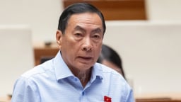 Đại biểu Phạm Văn Hòa: Không thể chấp nhận cán bộ 'sáng cắp ô đi, tối cắp ô về', đến hạn nâng lương