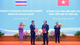 Thủ tướng Việt Nam và Thái Lan chứng kiến thỏa thuận hợp tác giữa Bộ Công Thương với tập đoàn Central Group